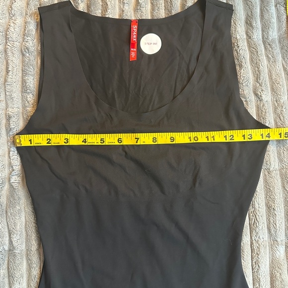 Spanx thinstincts black shapewear tank top base layer - Picture 9 of 10